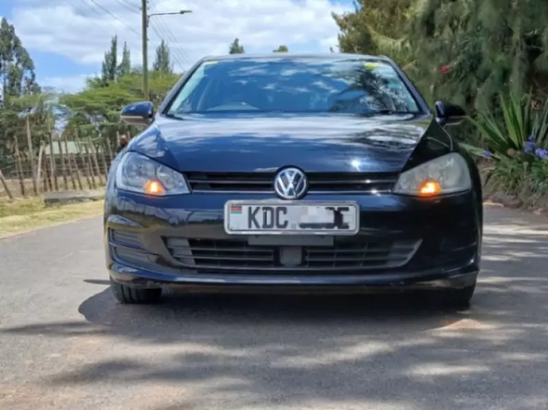 Volkswagen Golf   - 2013