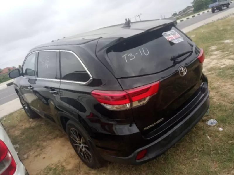 Toyota Highlander   - 2017