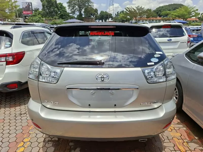 Toyota Harrier   - 2012