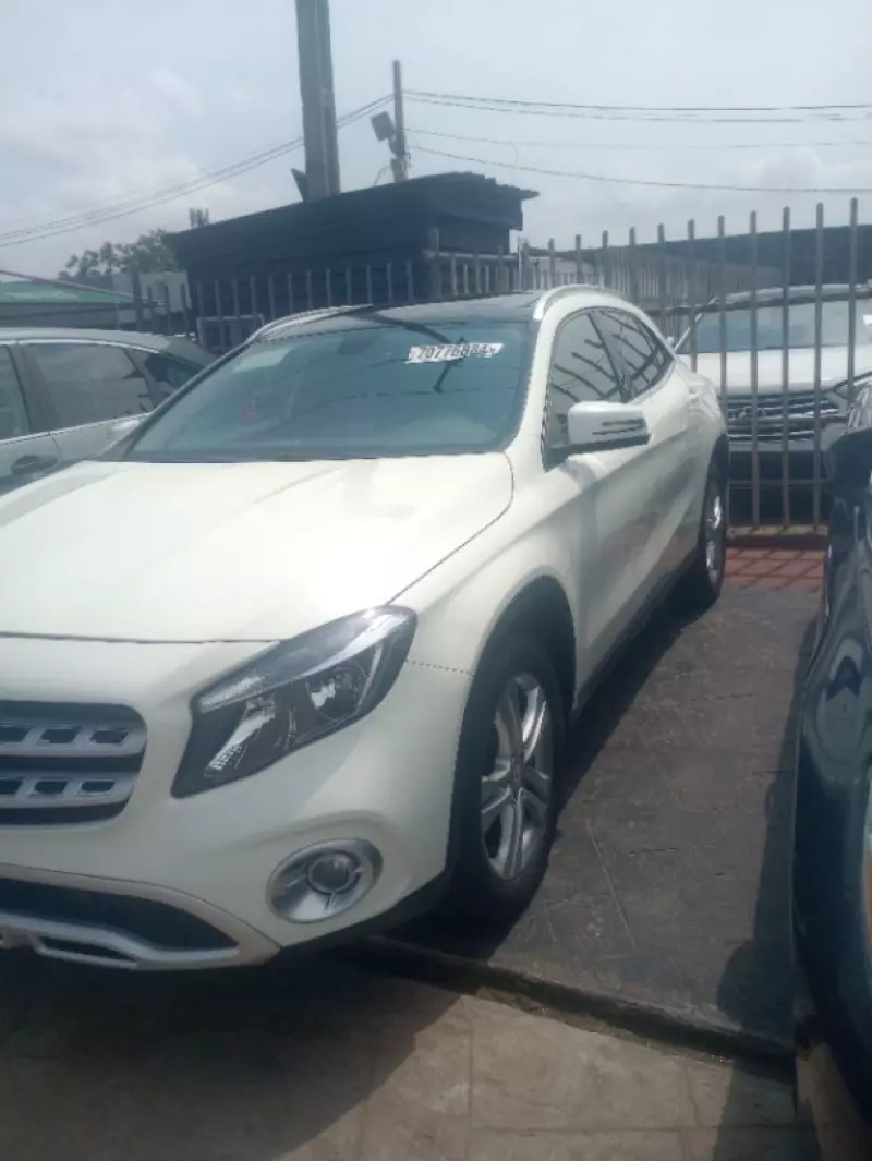 Mercedes-Benz Gla-class   - 2015