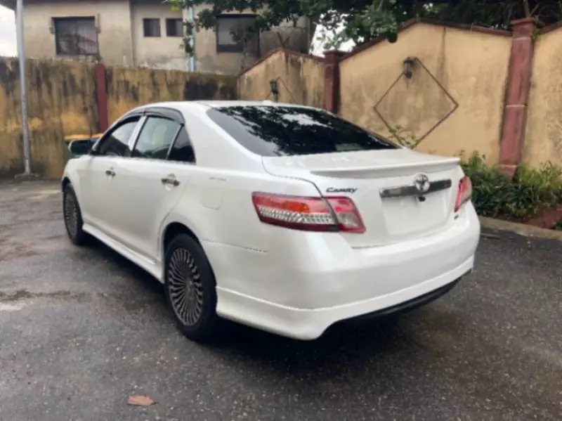Toyota camry   - 2011