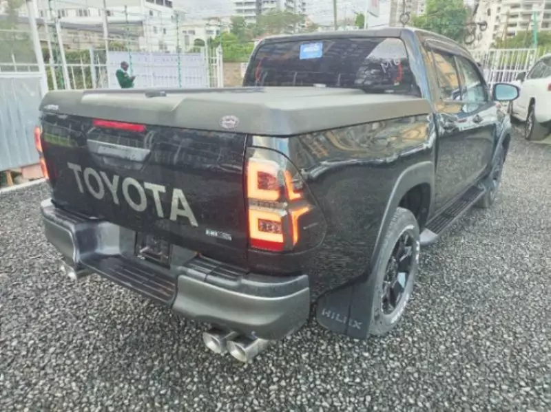 Toyota Hilux   - 2019
