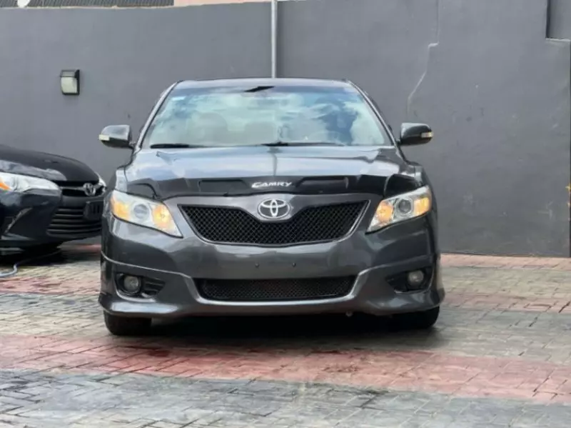 Toyota Camry   - 2009