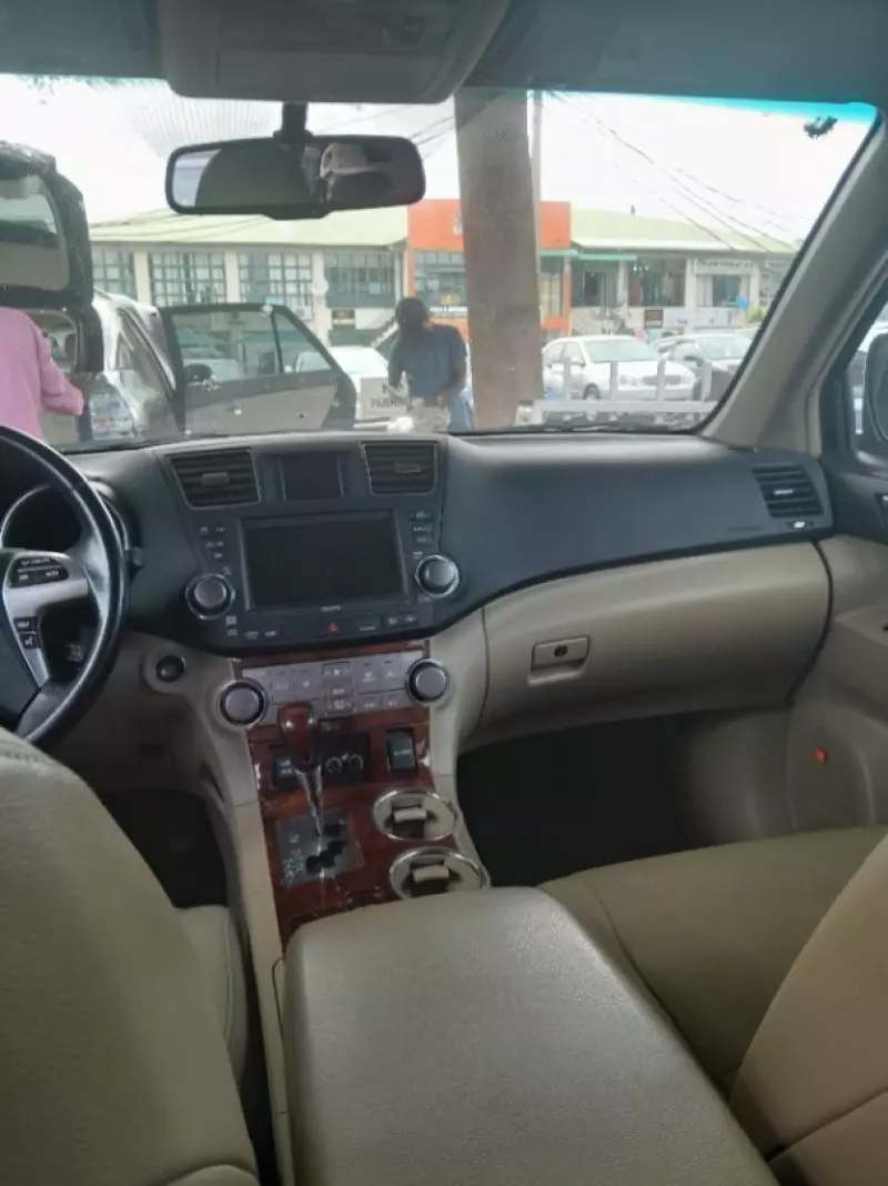 Toyota Highlander   - 2009