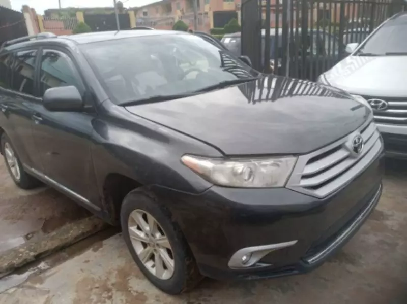 Toyota Highlander   - 2013