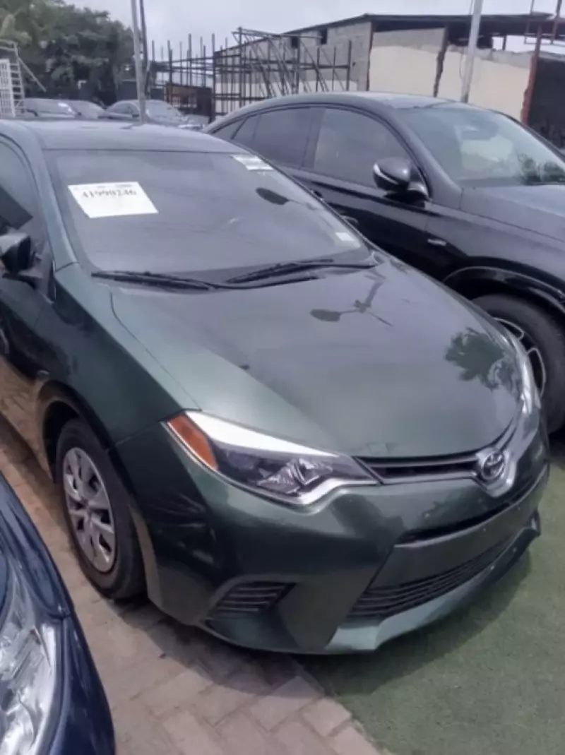 Toyota Corolla   - 2014