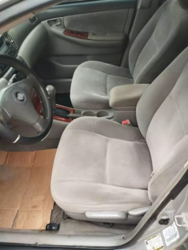 Toyota Corolla   - 2004