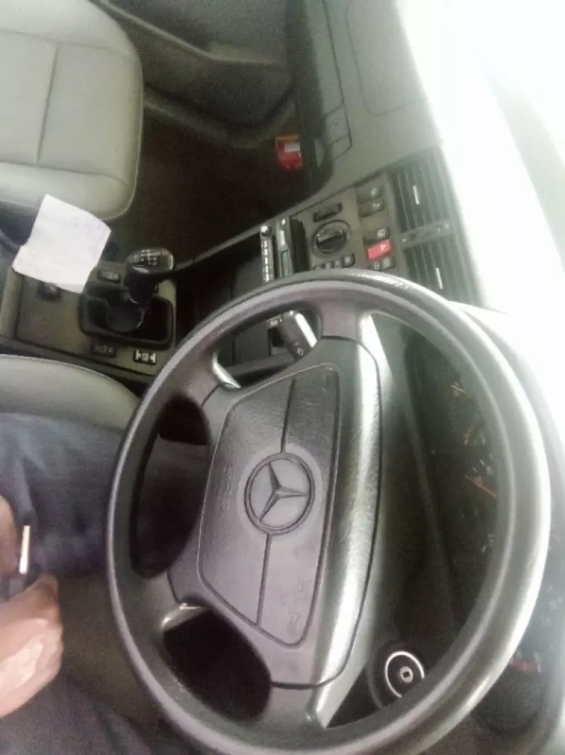 Mercedes-Benz C220   - 2002