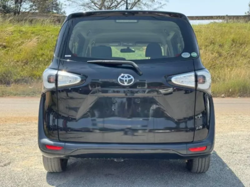 Toyota Sienta   - 2017