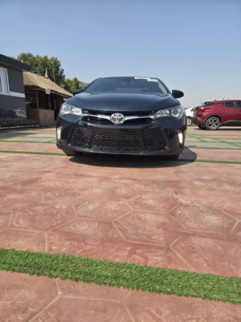 Toyota Camry   - 2016