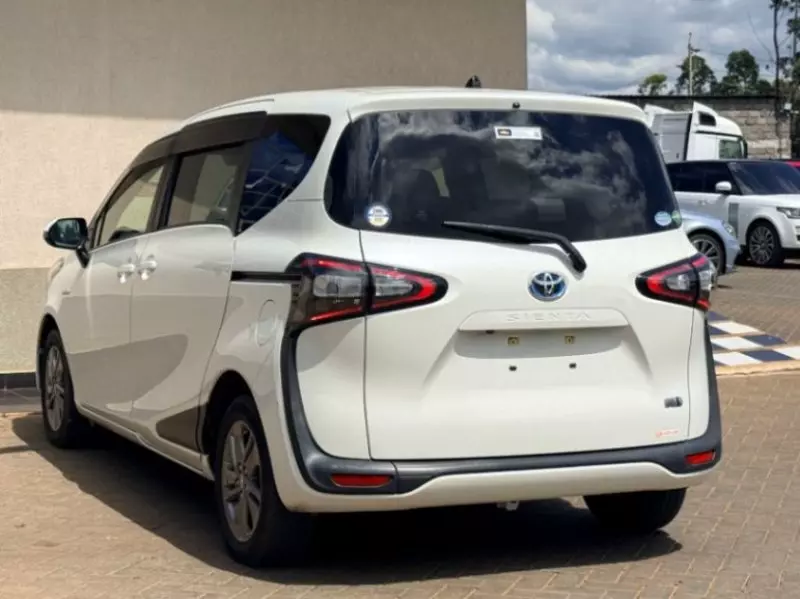 Toyota Sienta Hybrid    - 2018