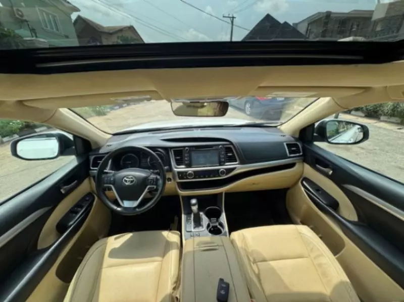 Toyota Highlander   - 2018