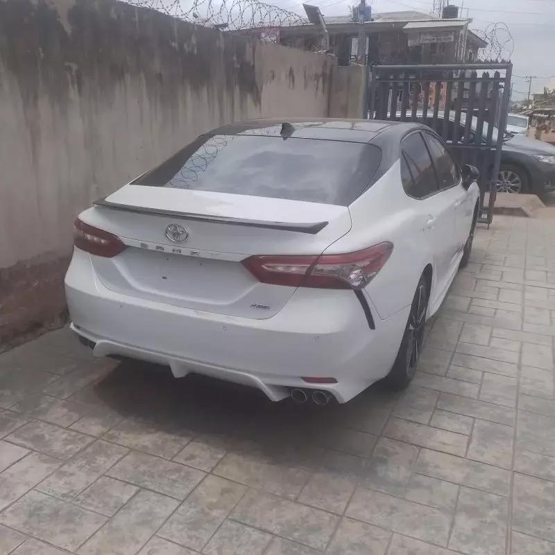 Toyota Camry   - 2018