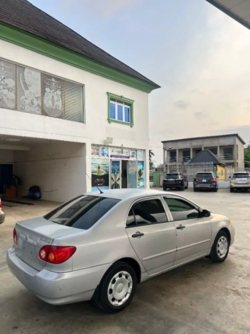Toyota Corolla   - 2007