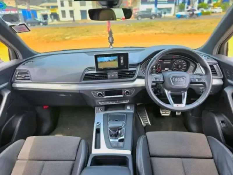 Audi Q5   - 2018