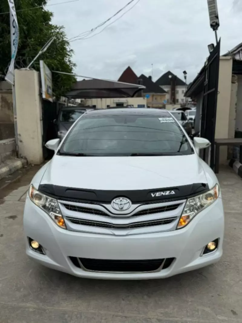 Toyota Venza   - 2013