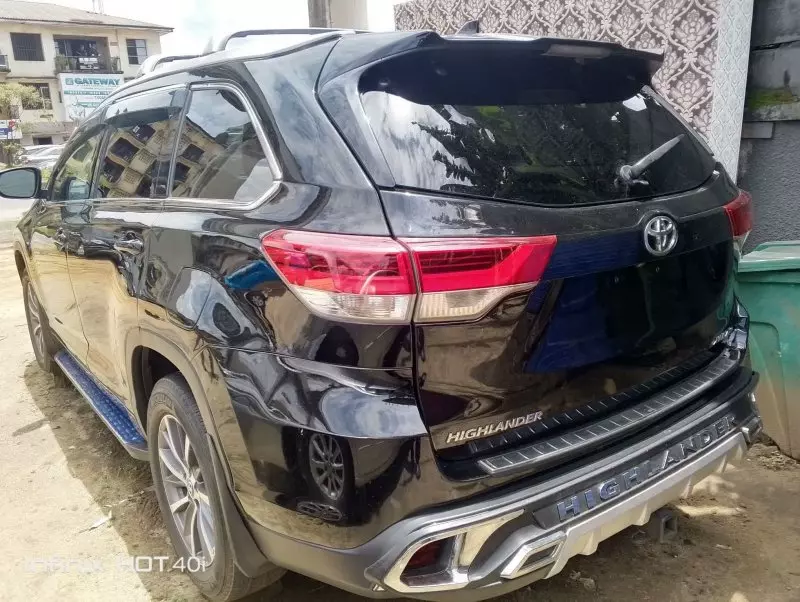 Toyota Highlander   - 2018