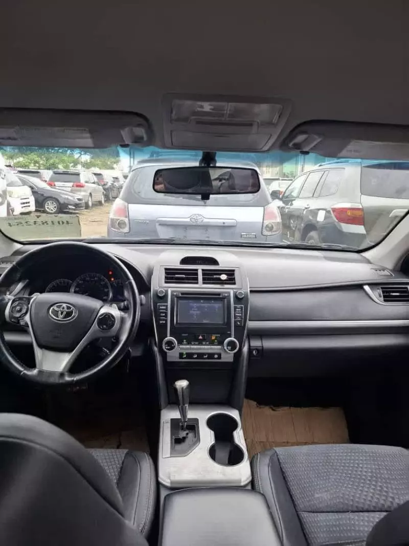 Toyota Camry   - 2014