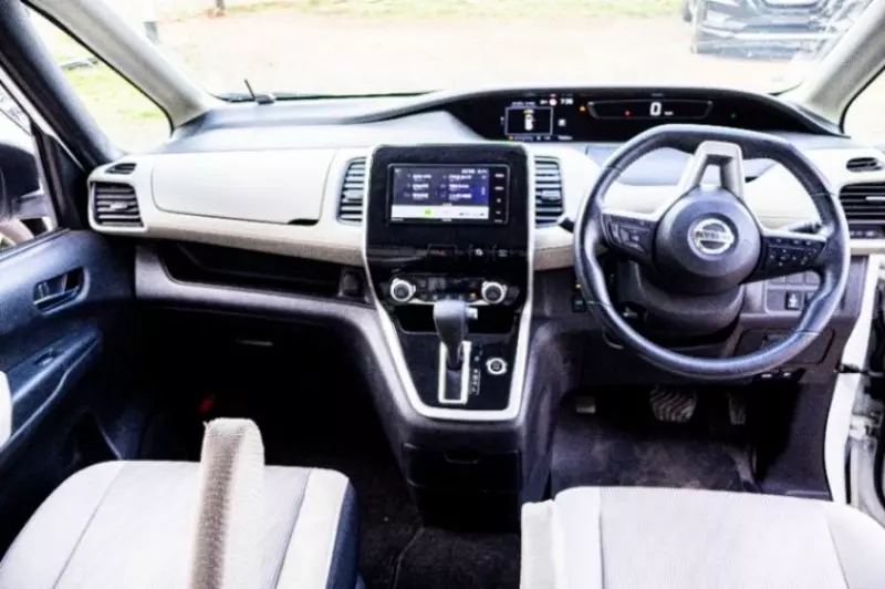Nissan Serena Hybrid    - 2019