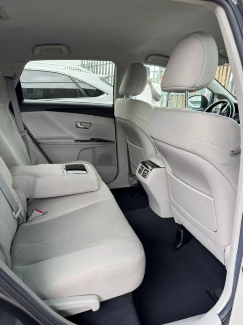 Toyota Venza   - 2012