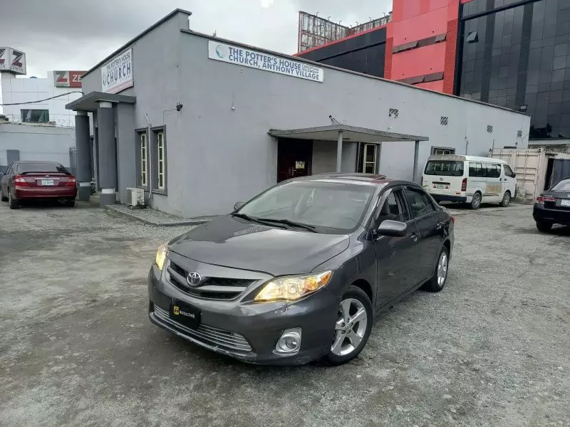 Toyota Corolla   - 2012