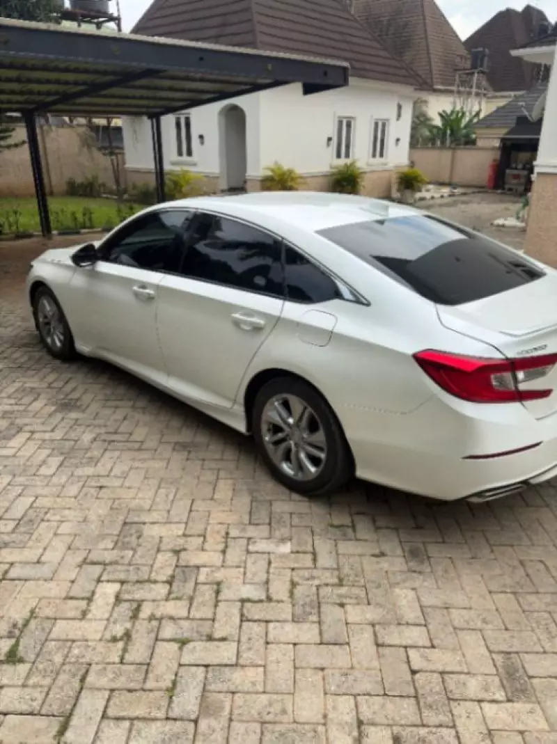 Honda Accord   - 2019