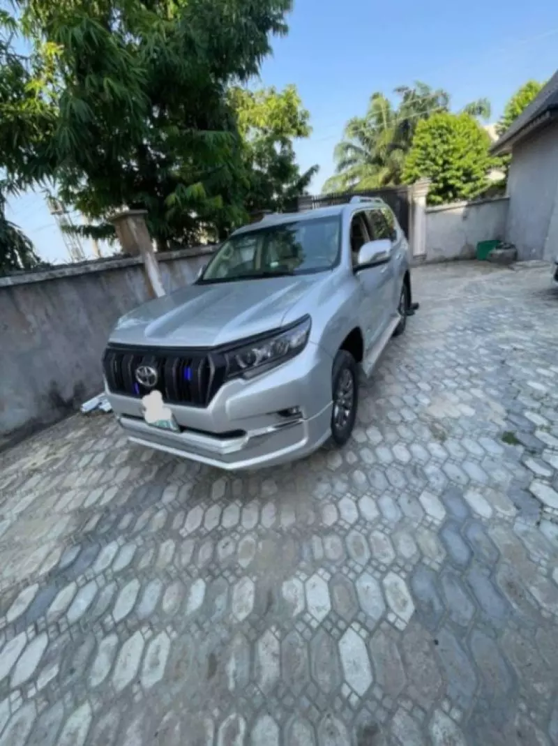 Toyota Land Cruiser   - 2017