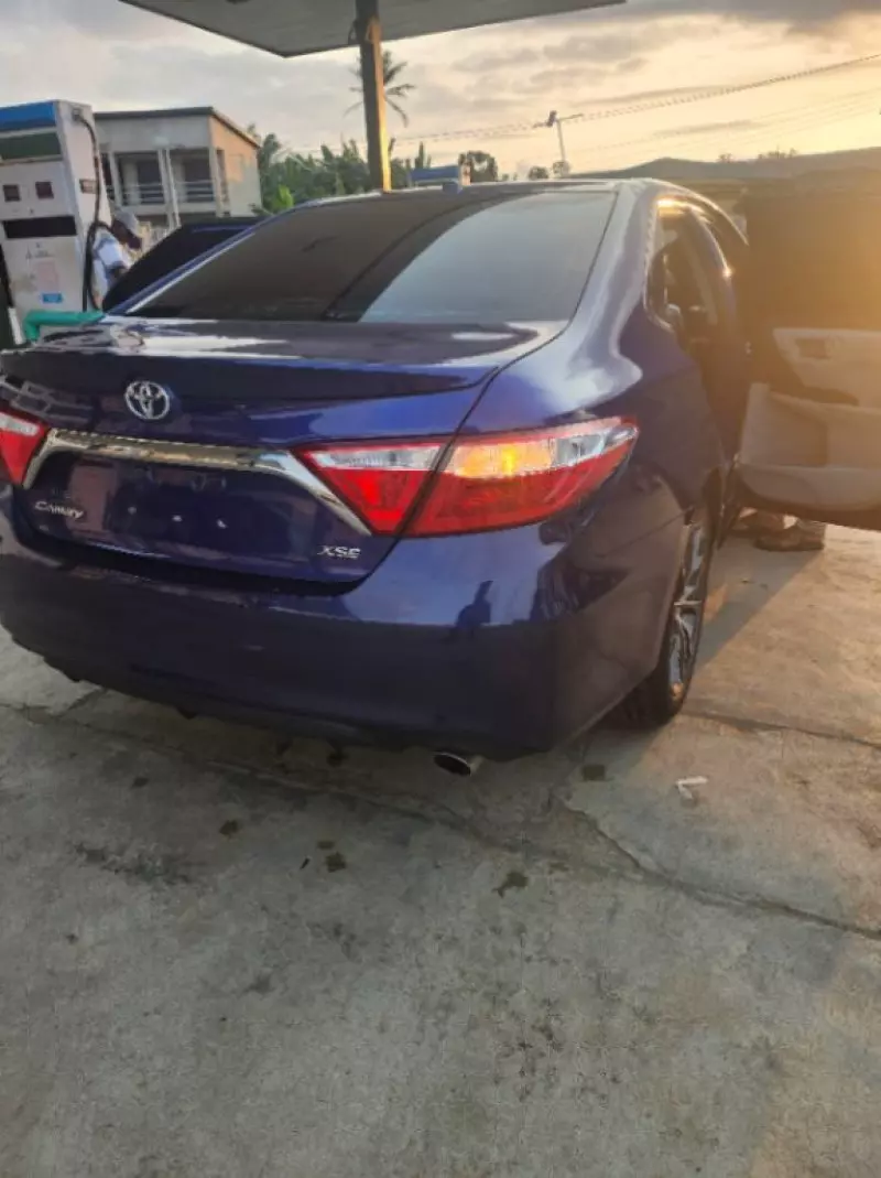 Toyota camry   - 2015