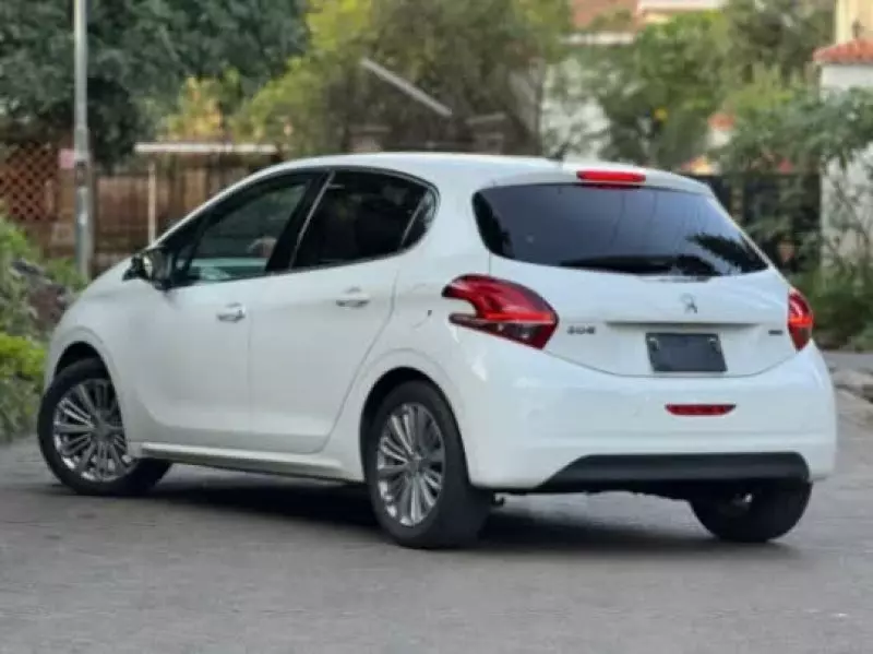 Peugeot 208   - 2018