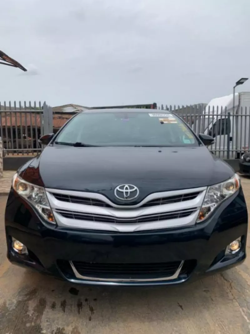 Toyota Venza   - 2015