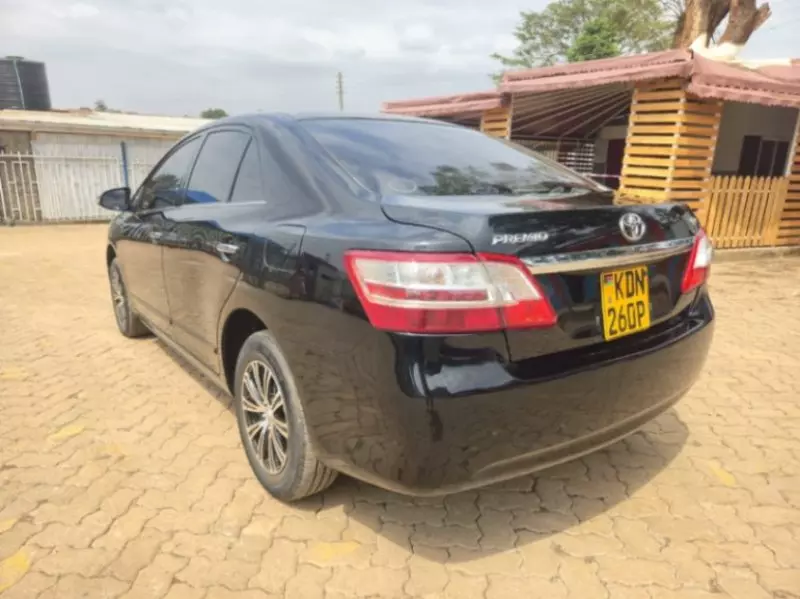 Toyota Premio    - 2016