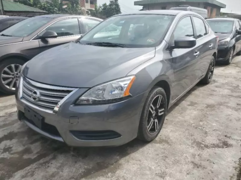 Nissan Sentra   - 2015