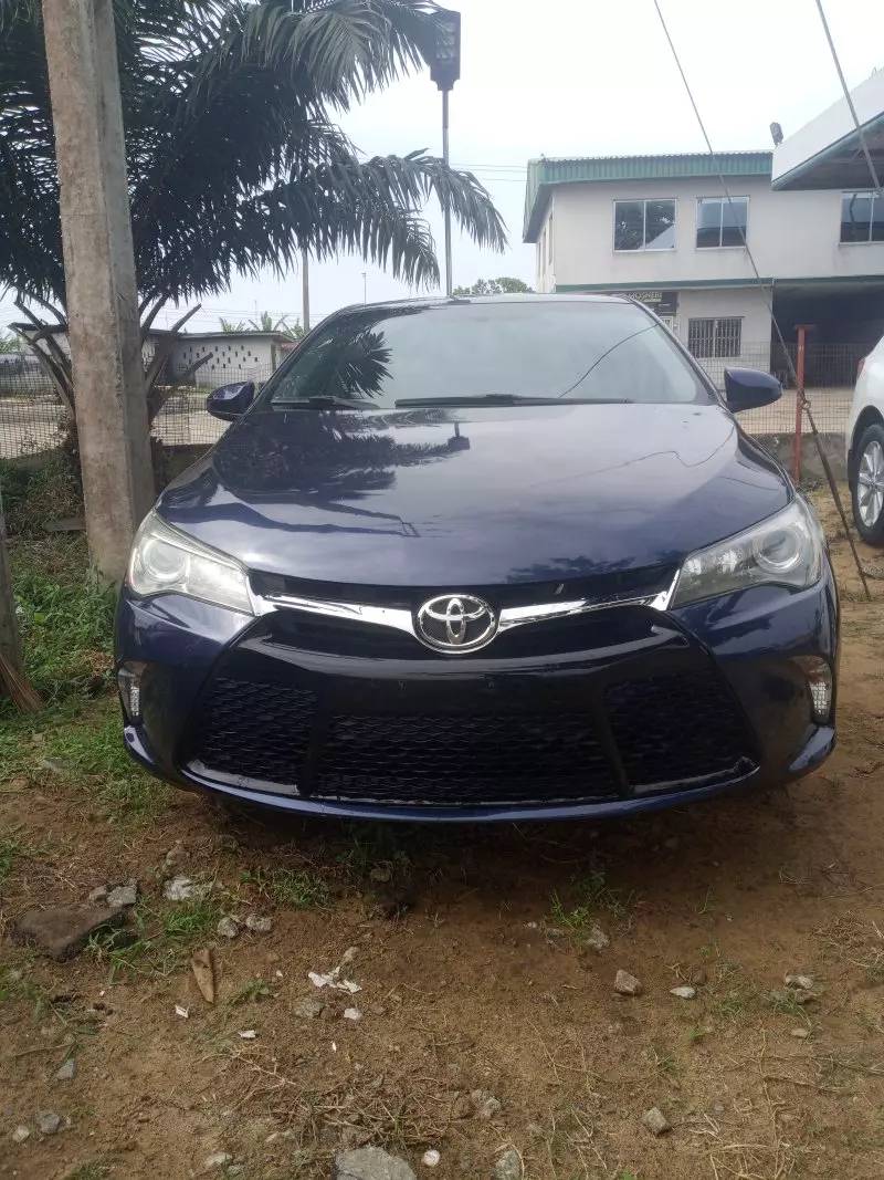 Toyota Camry   - 2016