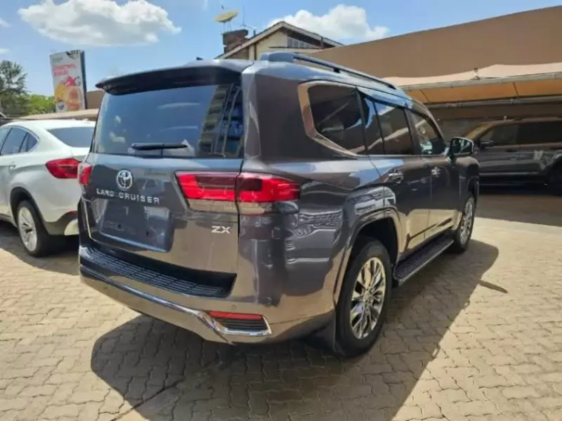 Toyota Landcruiser 300   - 2022