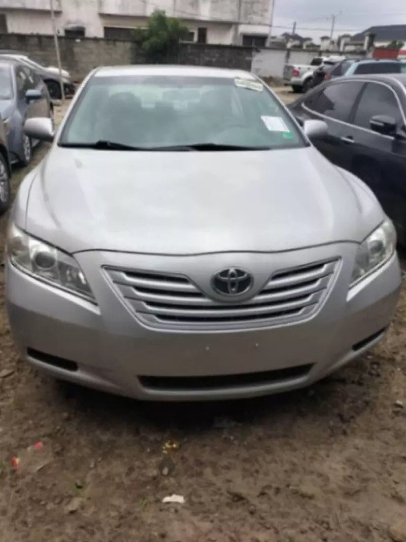 Toyota Camry   - 2008