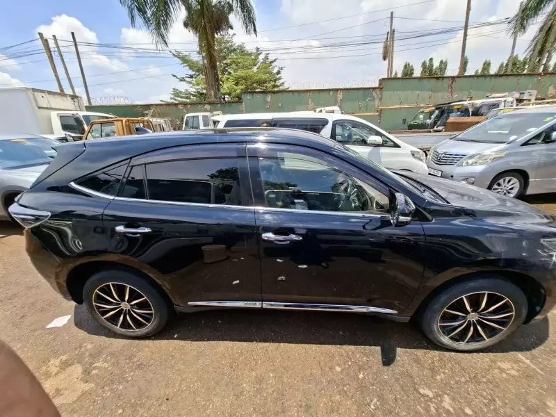 Toyota Harrier   - 2017