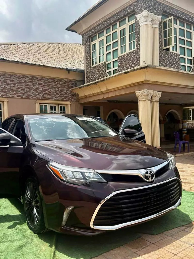 Toyota Avalon   - 2016