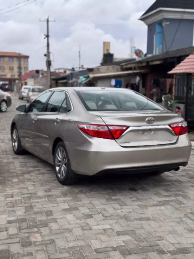 Toyota Camry   - 2015