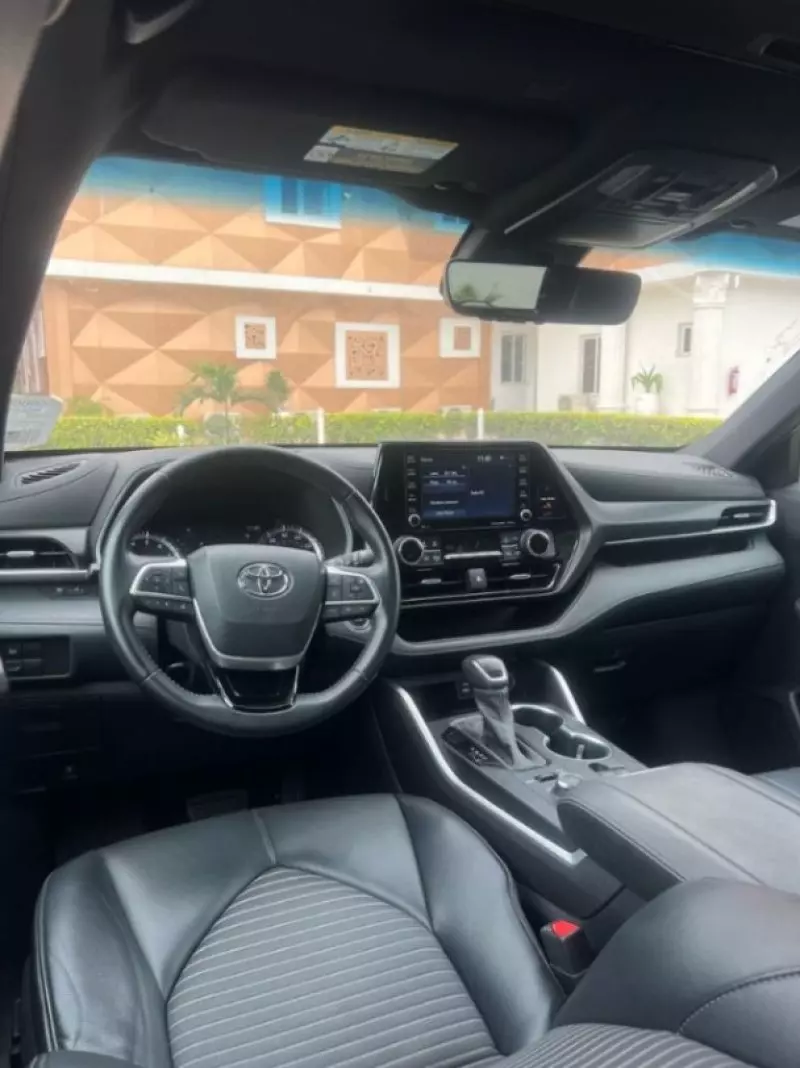 Toyota Highlander   - 2022