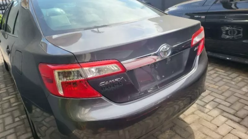Toyota Camry - 2012