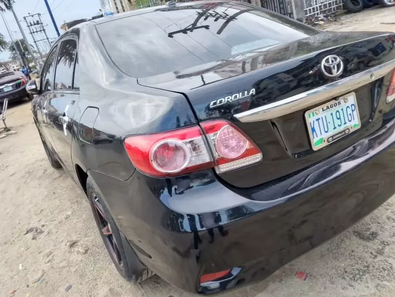 Toyota Corolla   - 2010