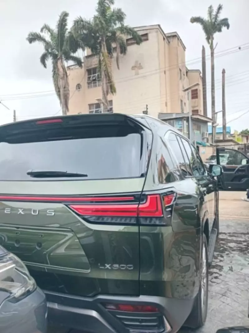 Lexus LX 600   - 2024