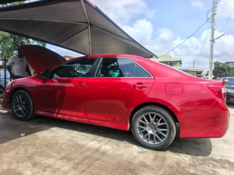 Toyota Camry   - 2014