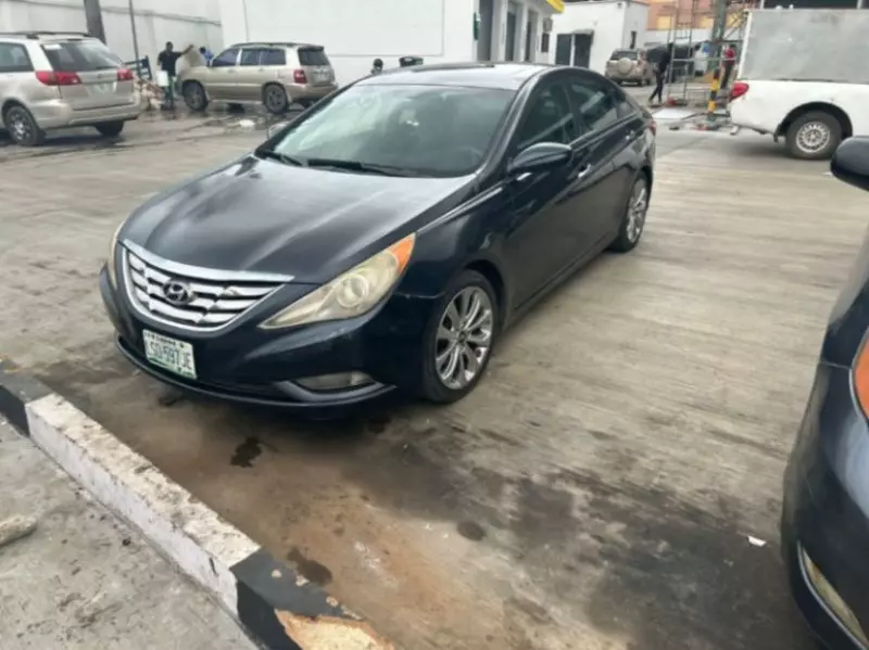 Hyundai Sonata   - 2013
