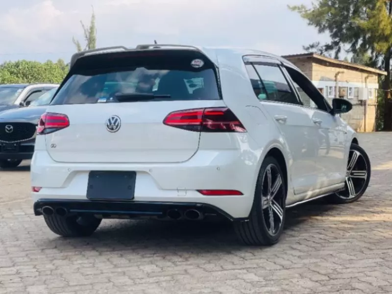 Volkswagen R   - 2018