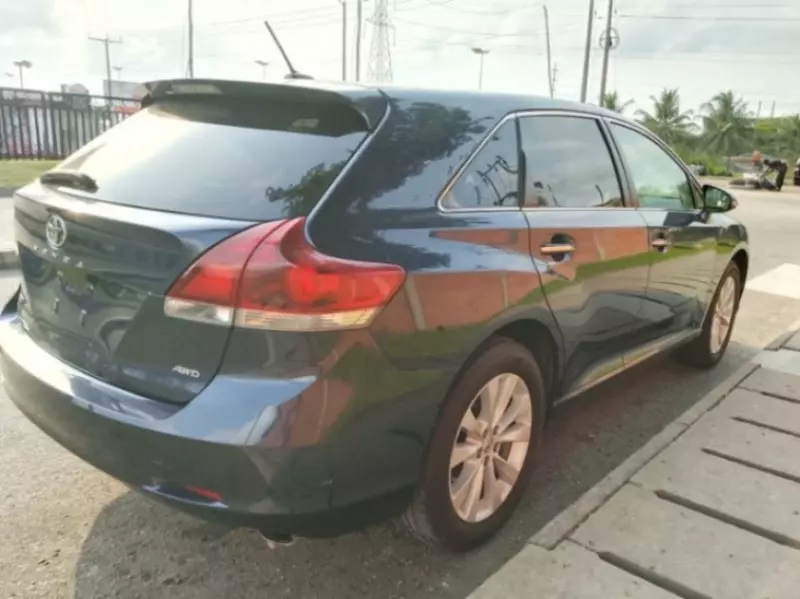 Toyota Venza   - 2015