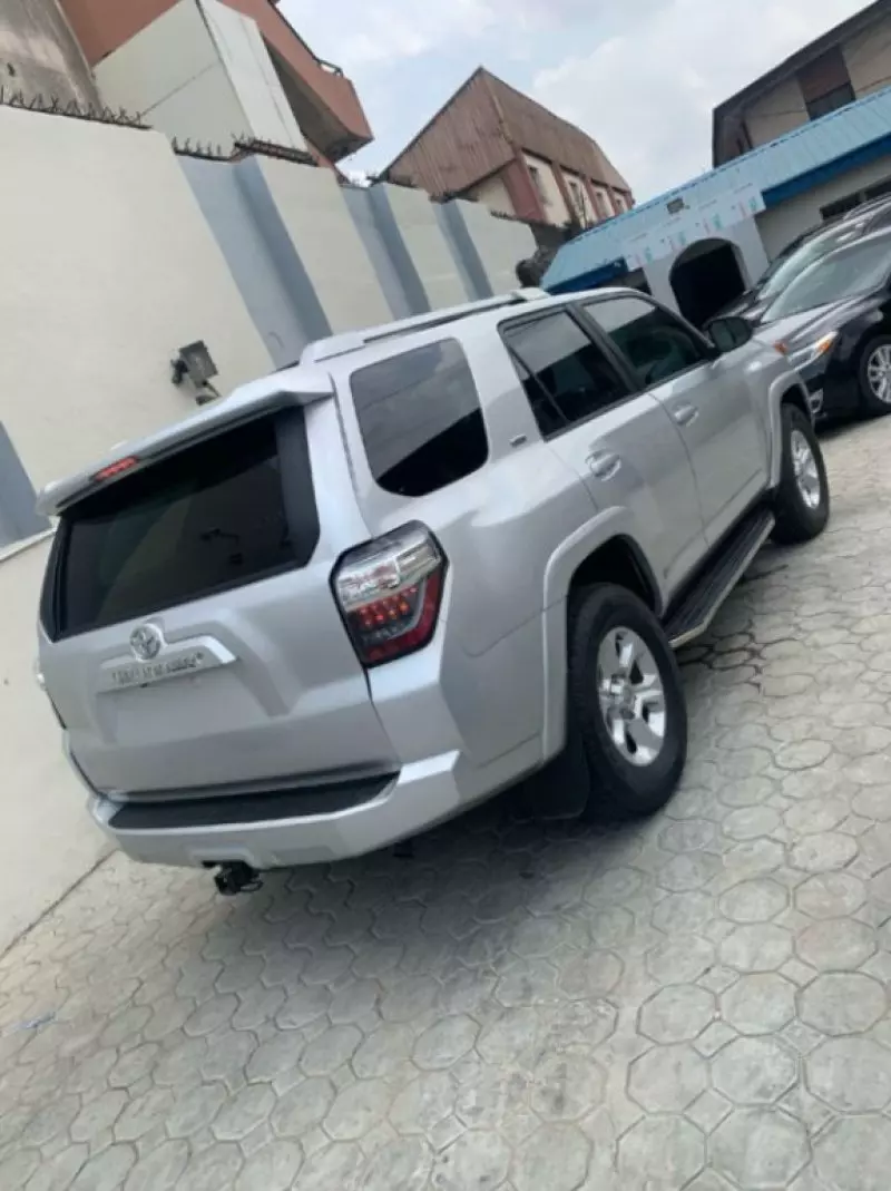 Toyota 4-Runner   - 2017