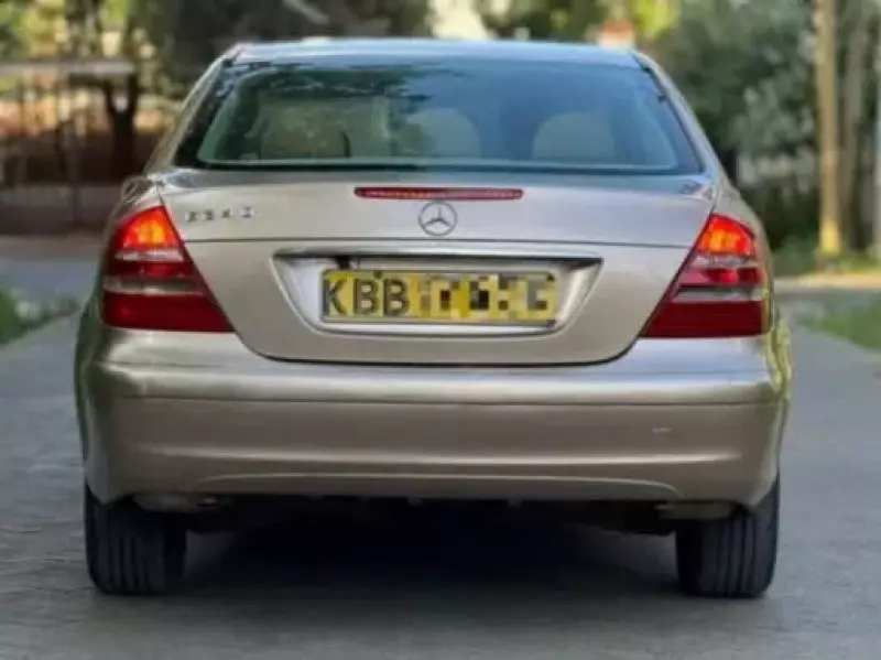 Mercedes-Benz E 240