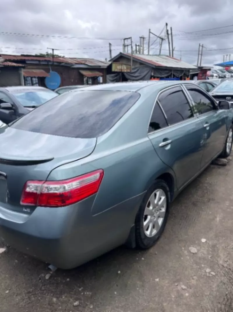 Toyota Camry   - 2008