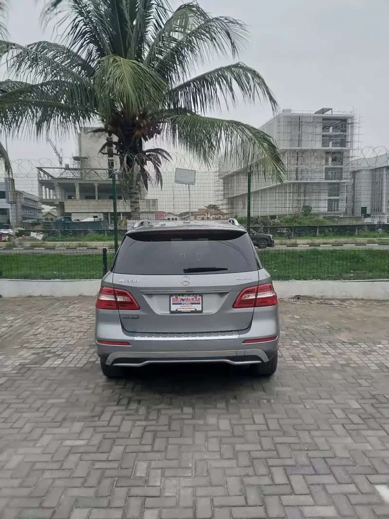 Mercedes-Benz ML 350   - 2012